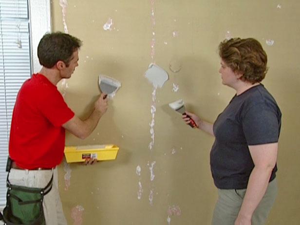 apply compound using putty knife apply compound using putty knife