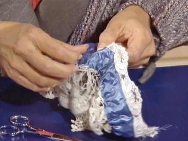 traditional garter for bride has something blue traditional garter for bride has something blue