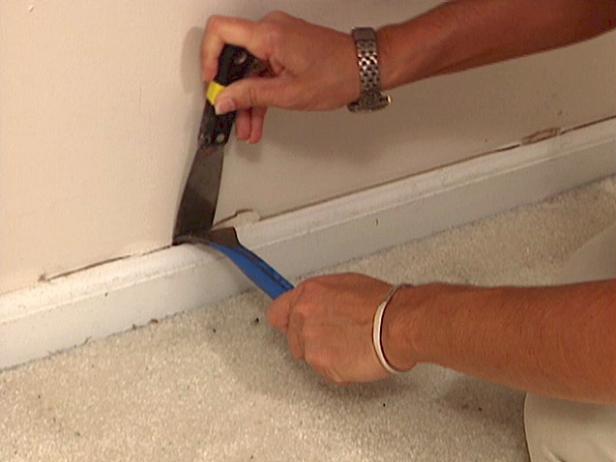 Pulling baseboards for hardwood floor installation Pulling baseboards for hardwood floor installation
