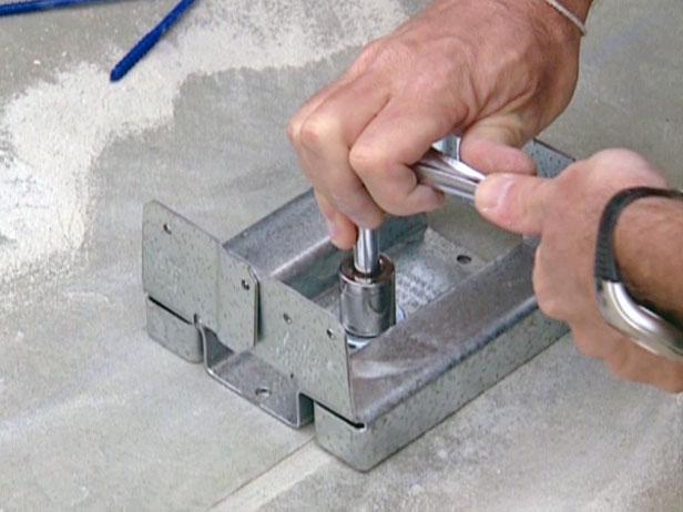 arbor hardware fastened and tightened securely arbor hardware fastened and tightened securely
