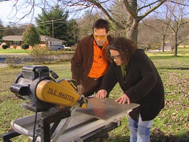 wet saw keeps blade wet as it is cutting wet saw keeps blade wet as it is cutting