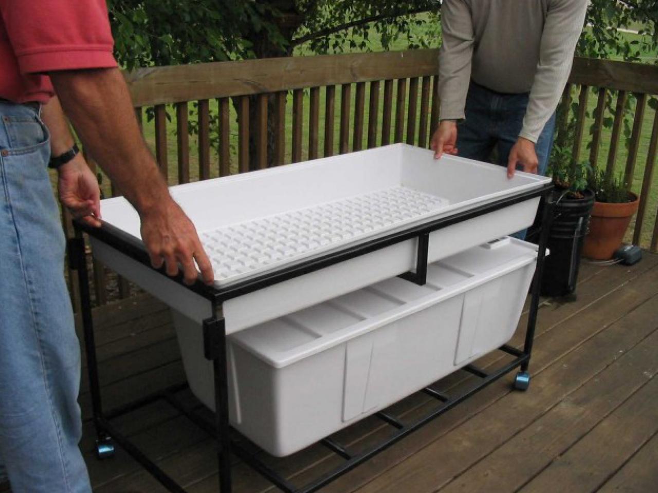 ... Flood-and-Drain Hydroponic System from a Kit | how-tos | DIY