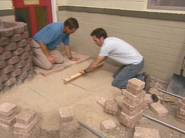 continue screeding and laying pavers continue screeding and laying pavers