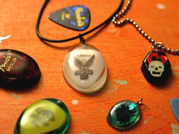 making homemade resin jewelry can be habit forming making homemade resin jewelry can be habit forming