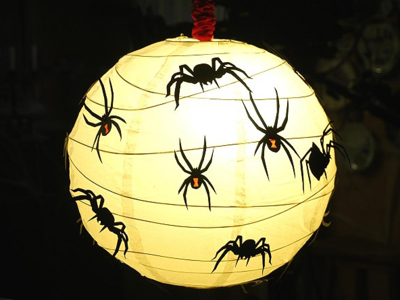 How to Decorate Paper Lanterns for Halloween DIY