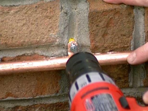 detp403_1fi_secure-copper-pipe-to-wall detp403_1fi_secure-copper-pipe-to-wall