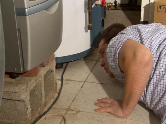 dten207_f6_leaky_water-heater dten207_f6_leaky_water-heater