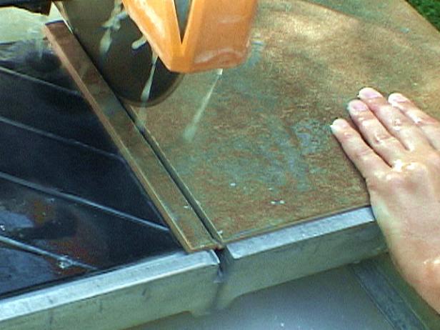 Tiling a shower - using a wet saw Tiling a shower - using a wet saw