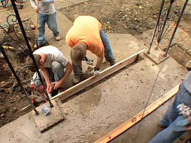 Building a Wooden Form To Repair Concrete Steps Building a Wooden Form To Repair Concrete Steps