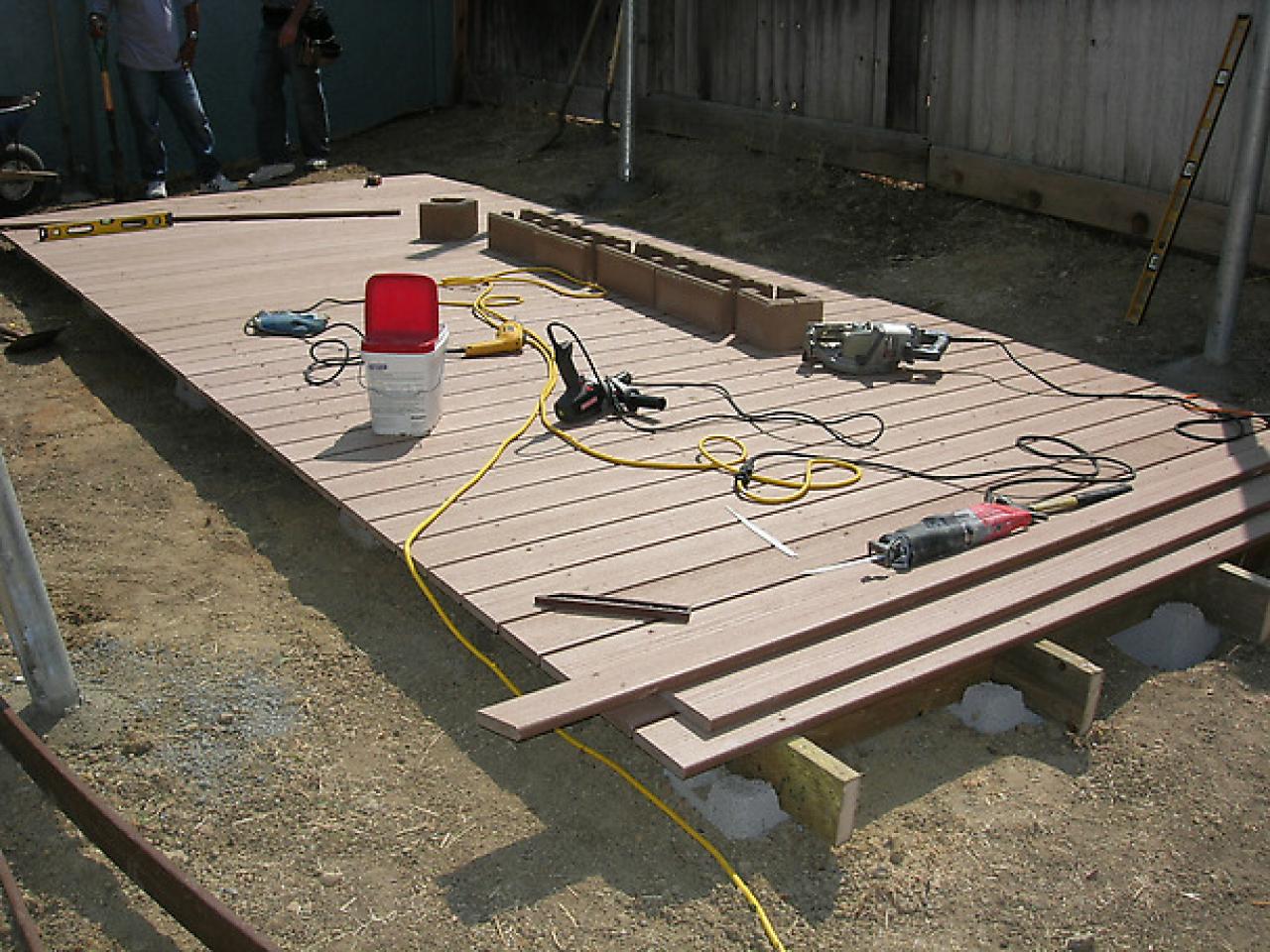 How to Build a Floating Deck howtos DIY