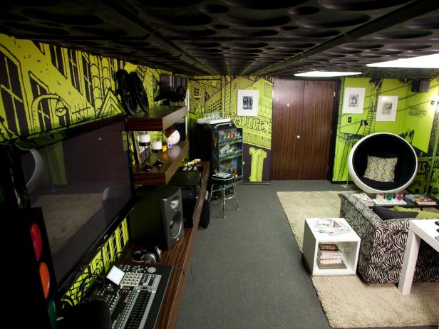 Man Cave With Cityscape Walls Duff Goldman's Man Cave With Cityscape Walls