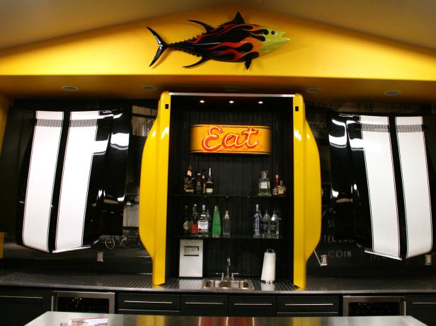 dgml113_ss3-garage-bar-detail_s4x3 dgml113_ss3-garage-bar-detail_s4x3