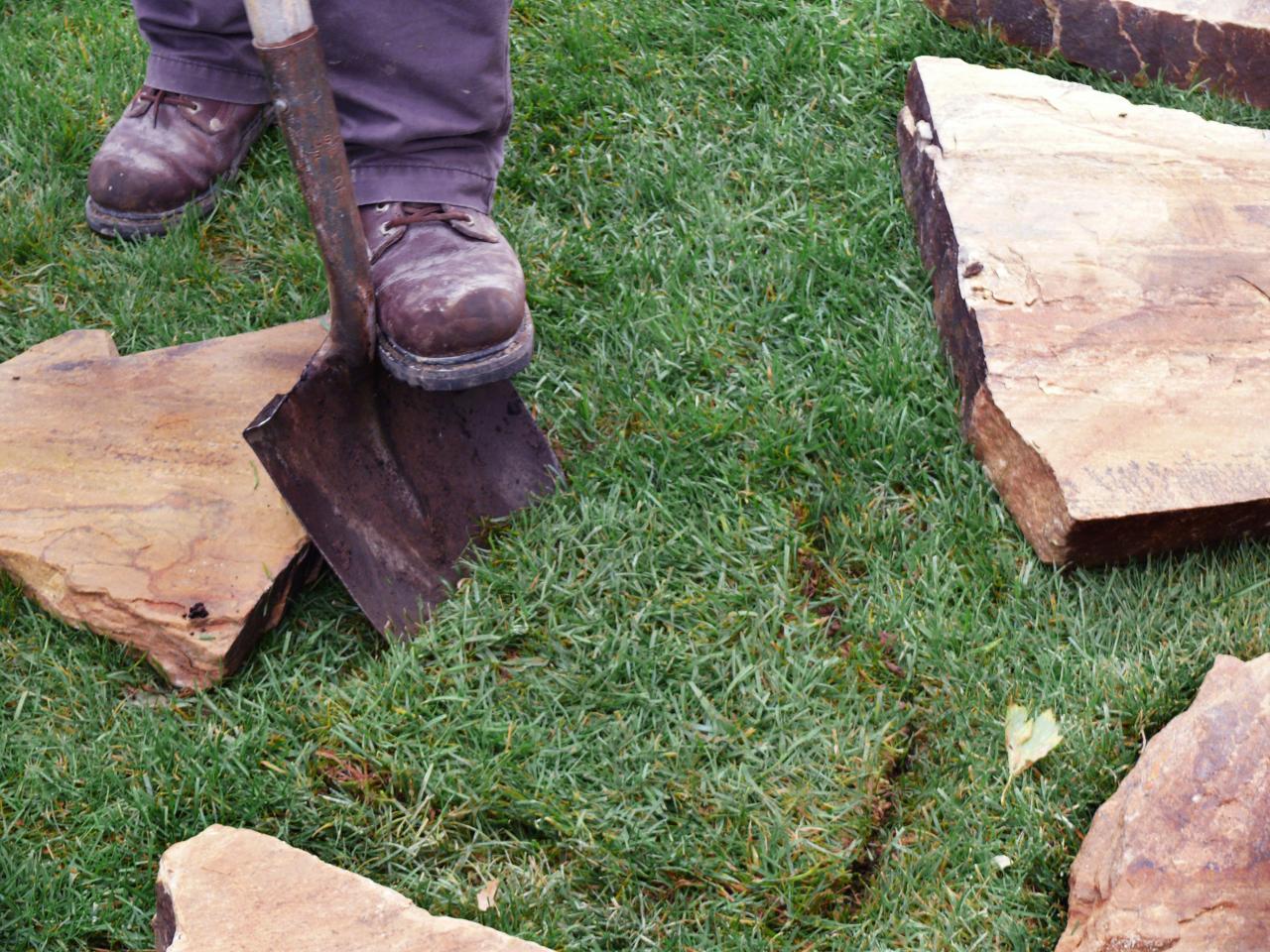 Building a Stone Walkway howtos DIY