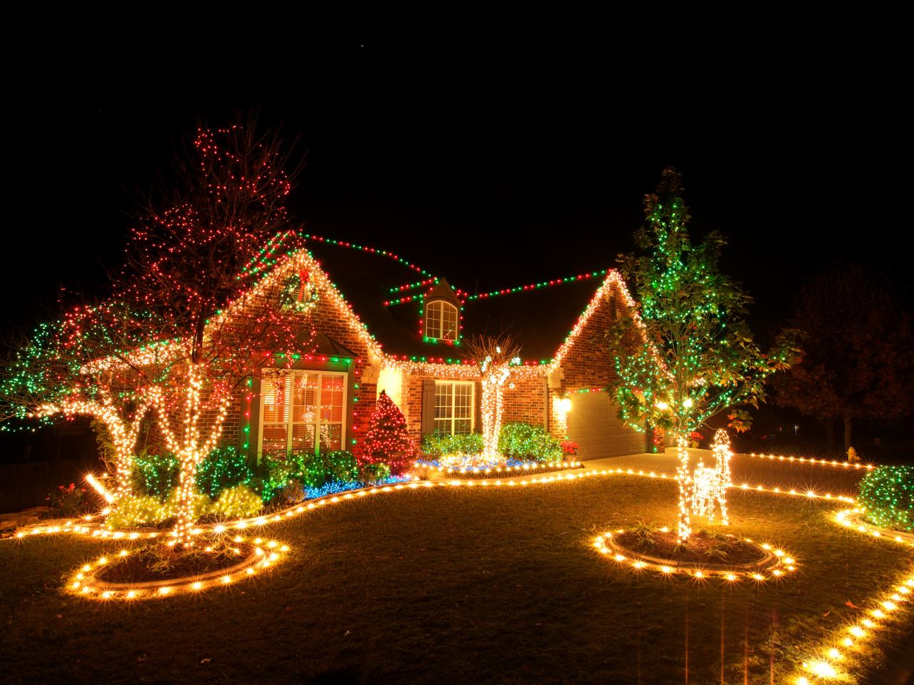 Our Favorite Christmas Light Displays From Rate My Space DIY