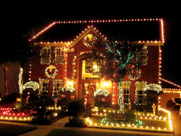 RMS_brick-home-christmas-lights_s4x3 RMS_brick-home-christmas-lights_s4x3