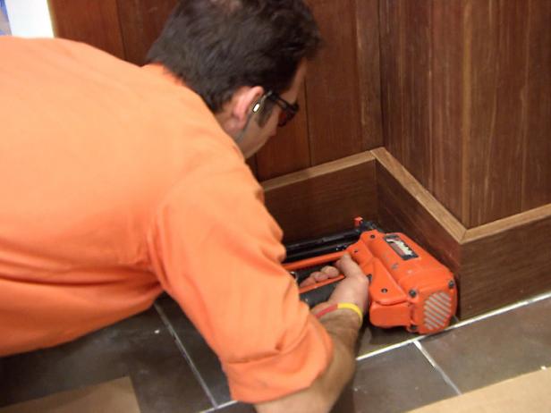 dkim110_ipe-wainscoting-install-baseboard_s4x3 dkim110_ipe-wainscoting-install-baseboard_s4x3