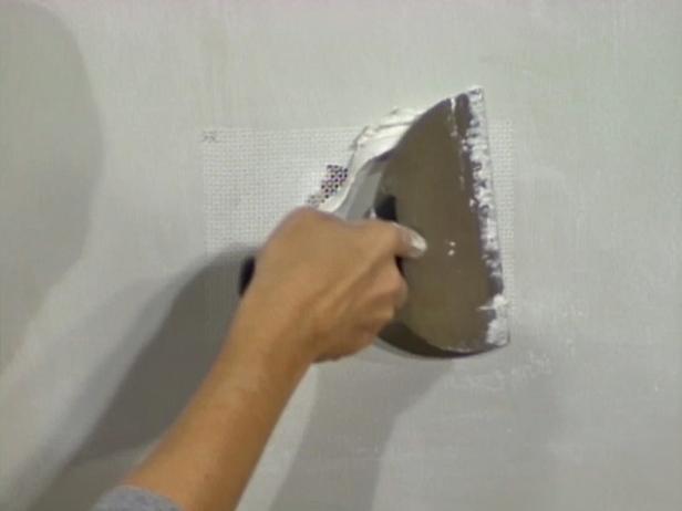 DIR133_drywall-applying-joint-compound_s4x3 DIR133_drywall-applying-joint-compound_s4x3