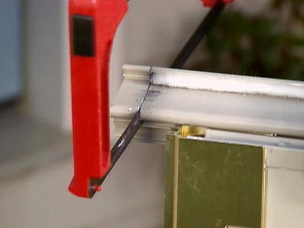 dir135_cutting-hinge-frame_s4x3 dir135_cutting-hinge-frame_s4x3