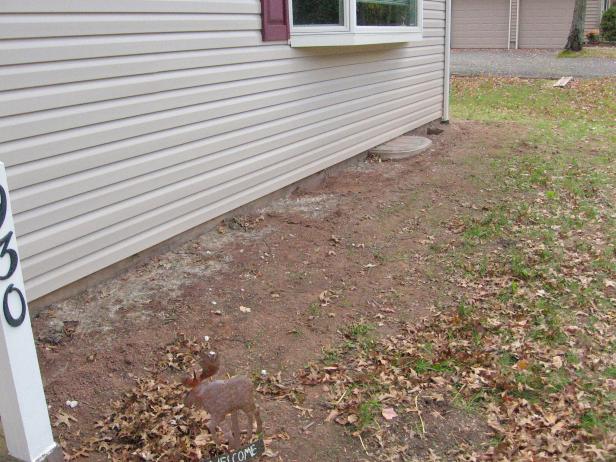 dkod105_sideyard-before_s4x3 dkod105_sideyard-before_s4x3