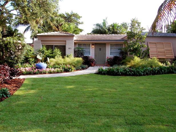 amdl09_house-lawn-after_s4x3 amdl09_house-lawn-after_s4x3