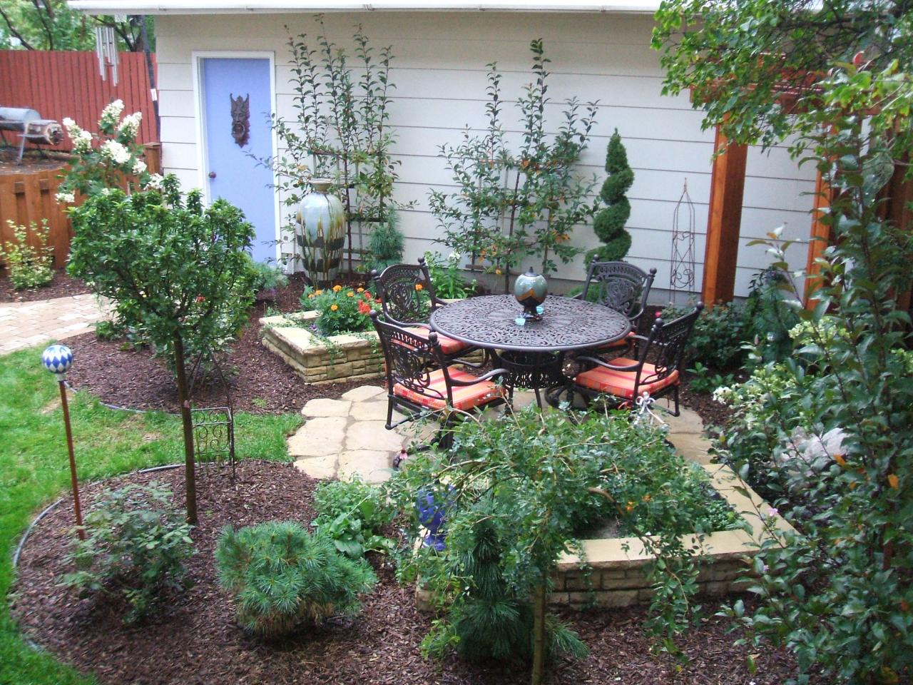 Small Yards Big Designs DIY