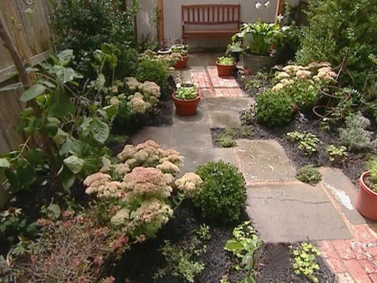 Small Yards, Big Designs | DIY Landscaping | Landscape Design &amp; Ideas 