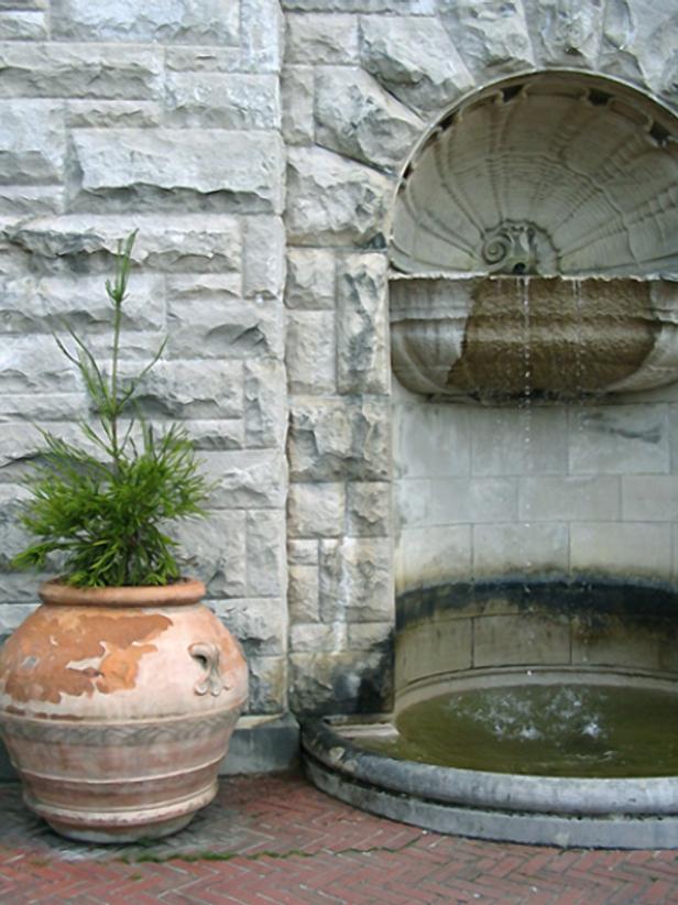 hgPG-2072250-water_feature_formal_fountain hgPG-2072250-water_feature_formal_fountain