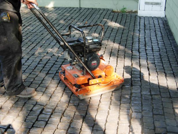 dycr207_patio-compact-pavers_s4x3 dycr207_patio-compact-pavers_s4x3