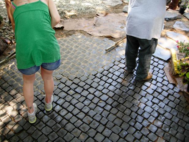 dycr207_patio-spread-grout_s4x3 dycr207_patio-spread-grout_s4x3