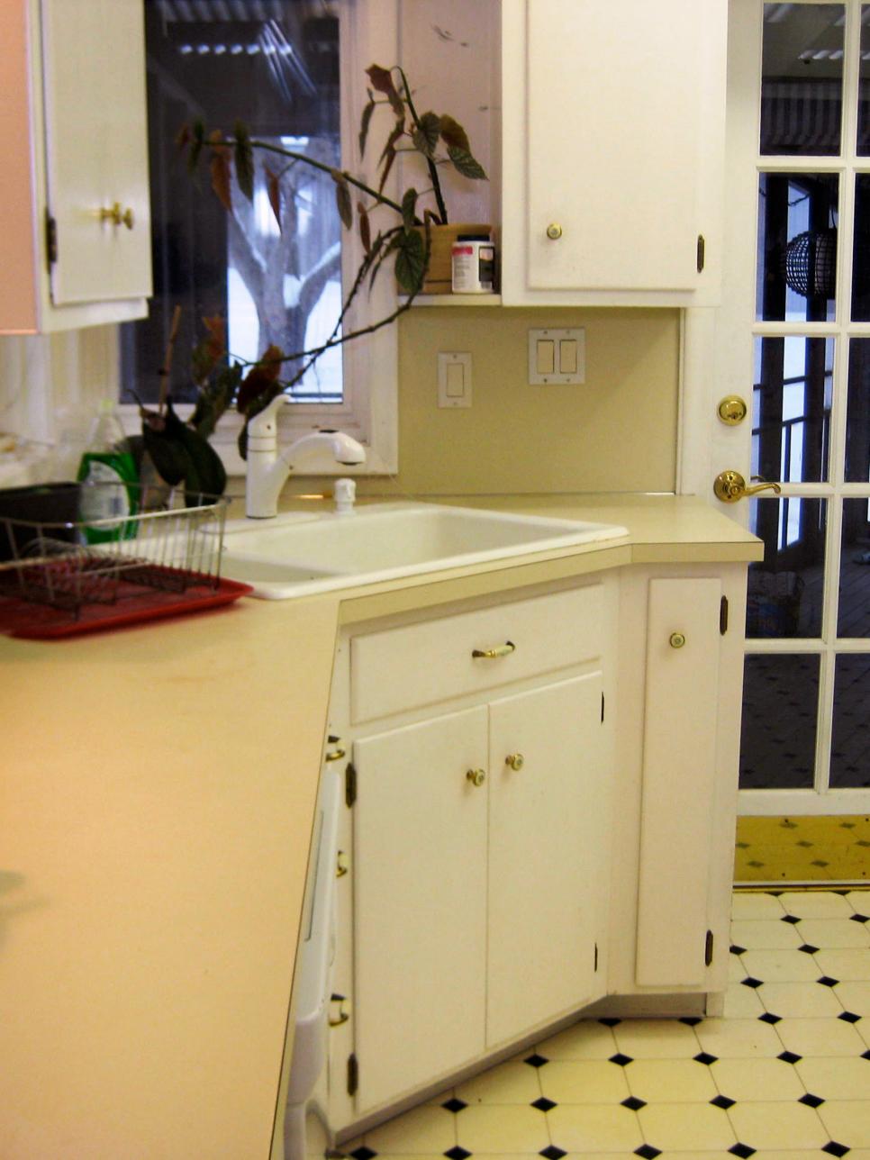  Budget Friendly Before and After Kitchen Makeovers DIY