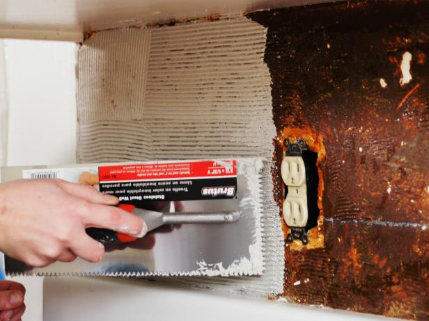 Apply Mastic Adhesive to Wall Apply Mastic Adhesive to Wall
