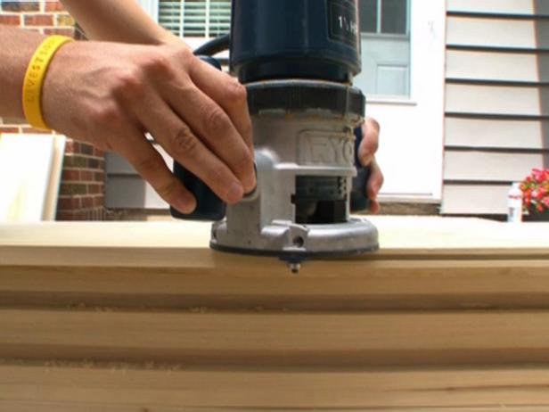 DBTH301_Router-Cutting-a-Groove_s4x3 DBTH301_Router-Cutting-a-Groove_s4x3