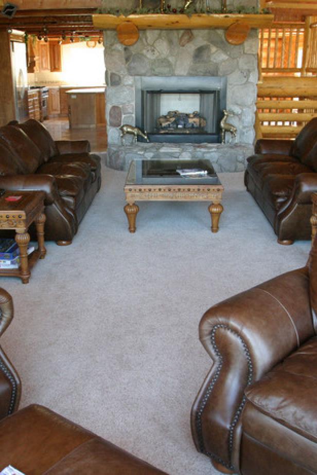Room to Relax and Entertain Room to Relax and Entertain