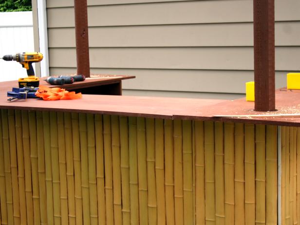Attach Tiki Bar Posts for Roof Attach Tiki Bar Posts for Roof