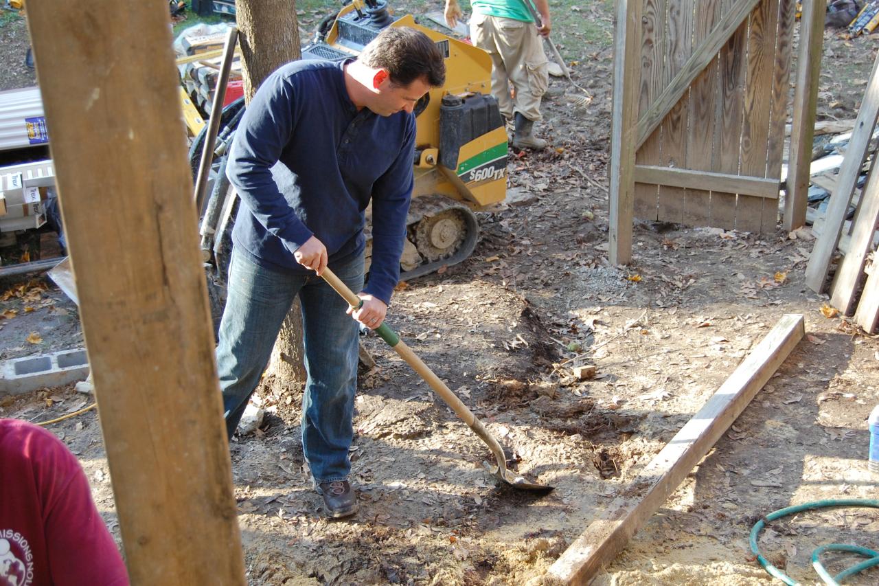 How to Install a Fence howtos DIY