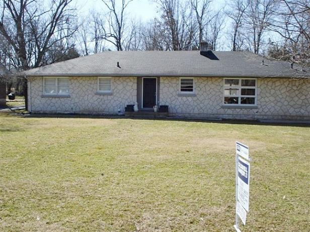 amdl10_ww4-front-yard-kirby_s4x3 amdl10_ww4-front-yard-kirby_s4x3