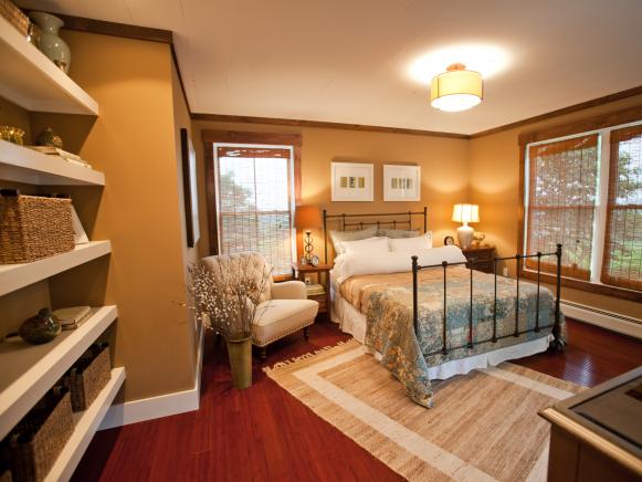 Inviting Master Bedroom with Natural Light Inviting Master Bedroom with Natural Light