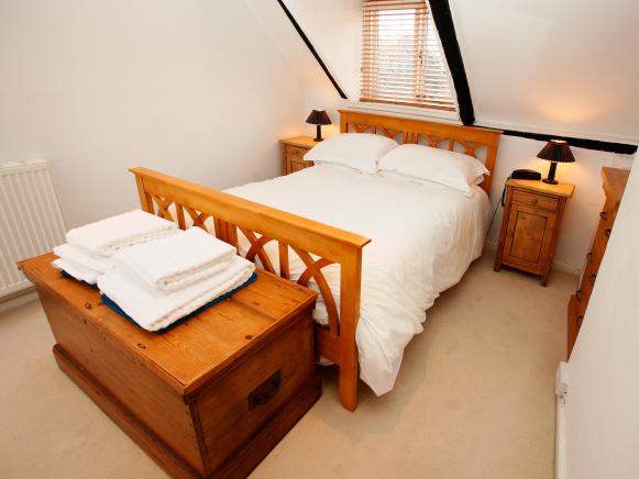 iStock-8339803_Attic-Bedroom_s4x3 iStock-8339803_Attic-Bedroom_s4x3