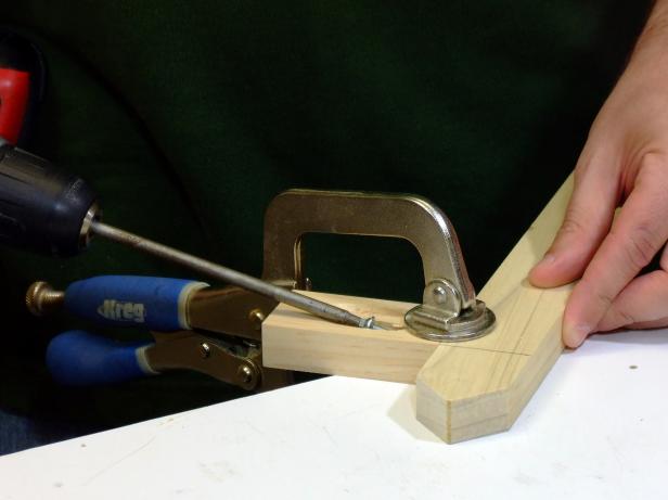 Attach the long rails to the long points and short points with glue and 1-1/4-inch pocket-hole screws.