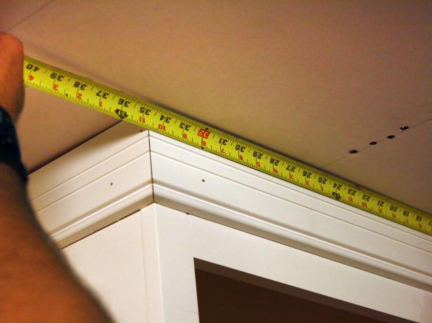 DKIM408_kitchen-cabinet-crown-molding-step-4_s4x3 DKIM408_kitchen-cabinet-crown-molding-step-4_s4x3