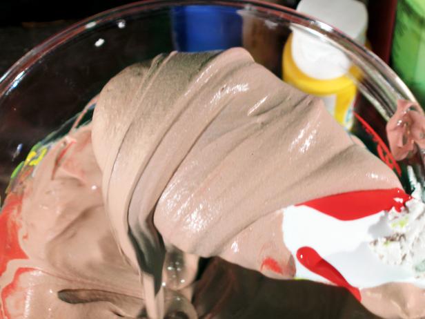 Mix the drywall compound and paint well.