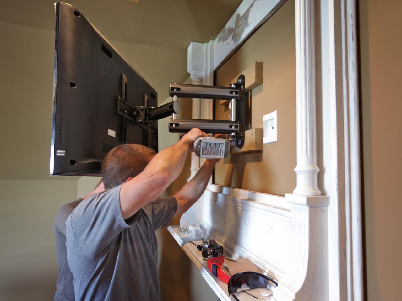 How to Build a TV Wall Mount Frame howtos DIY