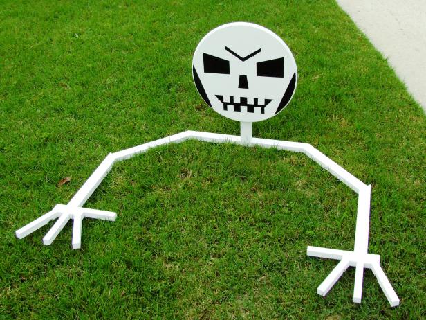 This Halloween, build a few of these creepy, but happy skeletons to fill your front yard. It is an easy woodworking project, perfect for beginners.