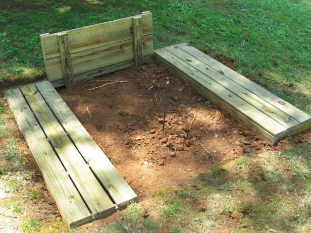 How do you build a backyard horseshoe pit?