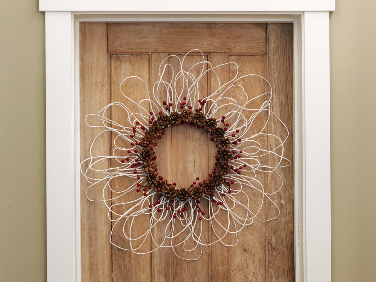 How to Make a Wreath From Electrical Wire, Berries and Pinecones | DIY
