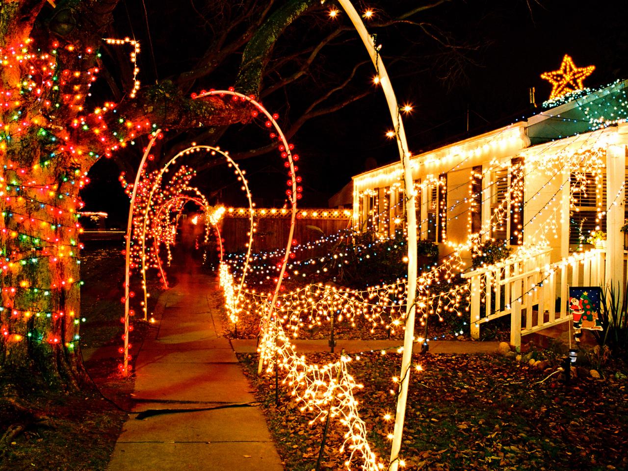 Buyers Guide For The Best Outdoor Christmas Lighting Diy with regard to xmas house lights regarding Your own home