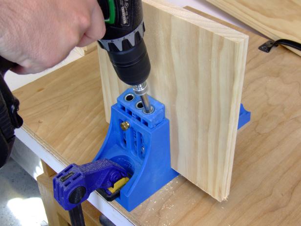Drill a pocket hole centered on one face of each of the feet parts.