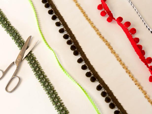 CI-Buff-Strickland_Christmas-Gift-Wrap-embellishments-ribbon_s4x3 CI-Buff-Strickland_Christmas-Gift-Wrap-embellishments-ribbon_s4x3