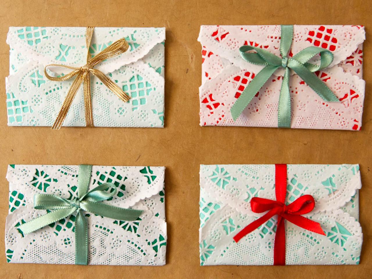 How to Wrap Gift Cards for Christmas howtos DIY