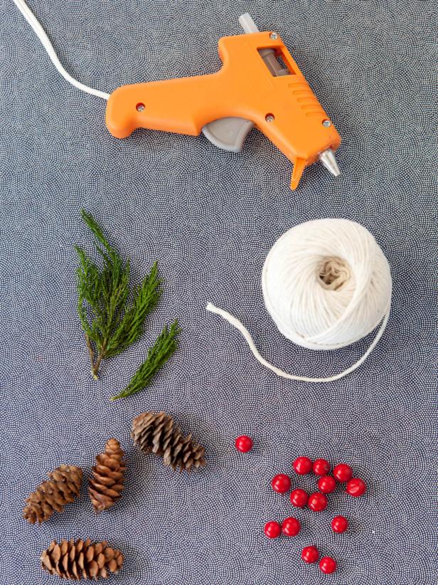 CI-Buff-Strickland_Christmas-Gift-Wrap-nature-materials_s3x4 CI-Buff-Strickland_Christmas-Gift-Wrap-nature-materials_s3x4